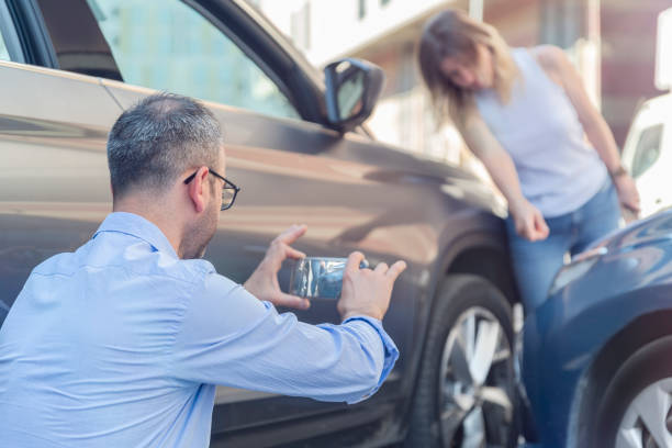 Professional Commercial Auto Insurance technician working in Carle Place, NY